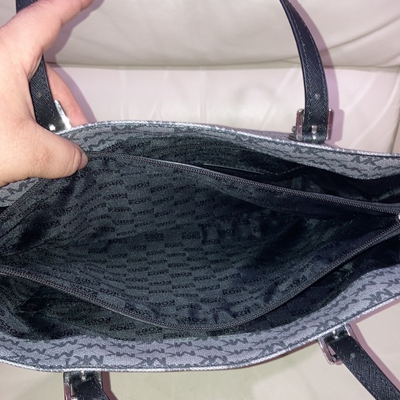 Michael Kors Jet Set Signature Large Pocket Tote Black Gray - Picture 9 of 16